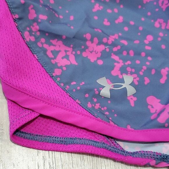 UNDER ARMOR Fly-By Printed Shorts, Sz S, Inseam 3", Loose, Purple/Pink - Picture 10 of 12